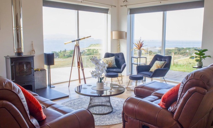 Stein House | Stunning private villa for 6 people with WIFI, TV, terrace and pets allowed