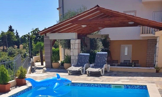 Seget Vranjica House | Stunning private villa for 16 guests with private pool, WIFI, A/C, TV and terrace