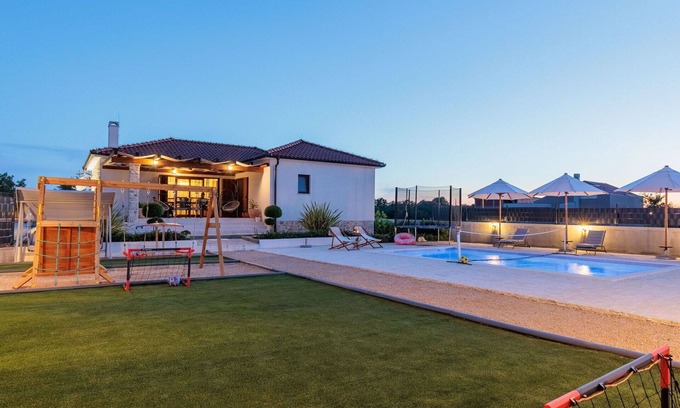 Lovinac House | Stunning private villa for 6 guests with private pool, WIFI, A/C, TV and patio