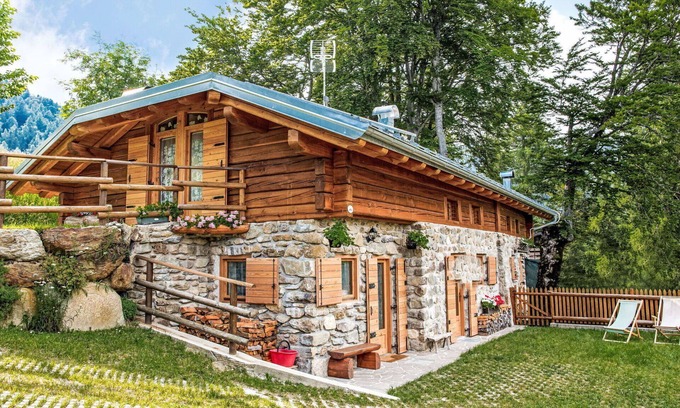 Borgo Valsugana House | Stunning private villa for 6 people with WIFI, TV, patio, pets allowed and panoramic view