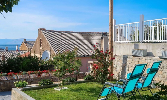 Sveti Juraj House | Stunning private villa for 13 people with WIFI, A/C, TV, terrace and pets allowed