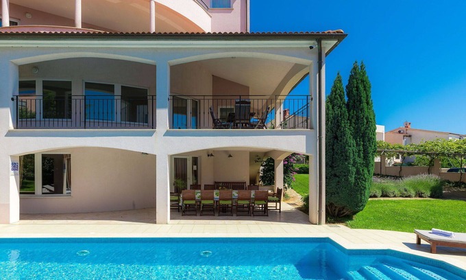 Stinjan Villa | Stunning private villa for 16 guests with private pool, A/C, WIFI, TV, terrace and panoramic view