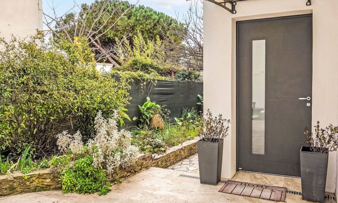 Le Mourillon Villa | Stunning private villa for 4 people with WIFI, A/C, TV, terrace and parking