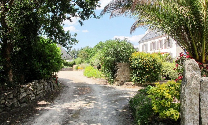 Tregunc Villa | Stunning private villa for 6 people with WIFI, TV, terrace and parking