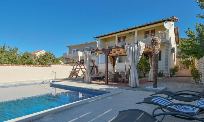 Stankovci House | Stunning private villa with private pool, A/C, WIFI, TV, patio, pets allowed and panoramic view