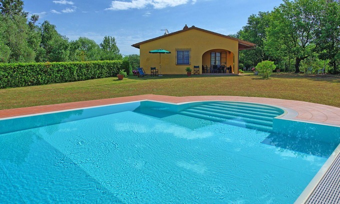 Legoli Villa | Stunning private villa with private pool, WIFI, TV, terrace, pets allowed and panoramic view