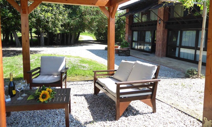 Ca'Noghera House | Stunning private villa for 6 guests with WIFI, TV, patio and pets allowed