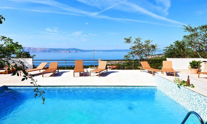 Klenovica House | Stunning private villa with WIFI, A/C, private pool, hot tub, TV, terrace, pets allowed and park...