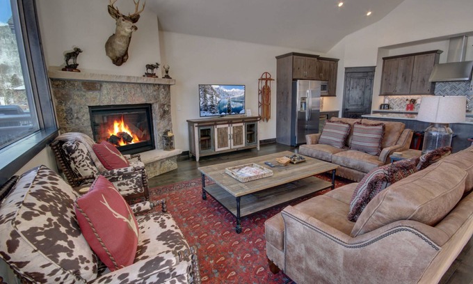 River Run House | Stunning/River Run Village/Hot Tub/Walk to Slopes