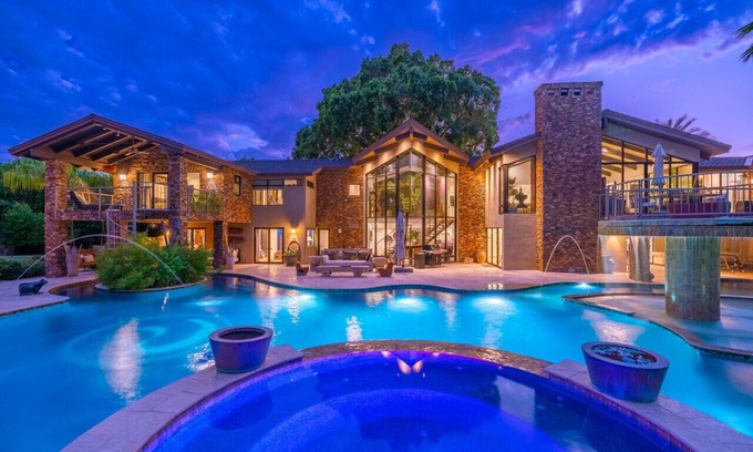Camelback East Villa | STUNNING SCOTTSDALE MANSION ON CAMELBACK MOUNTAIN+LAZY RIVER+PUTT PUTT +SPORTCOURT+FIREPIT