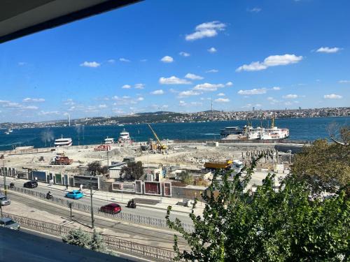 Kabatas Apartment | Stunning Sea View Amazing Flat 4BR 2BA AC