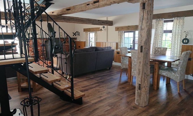 Beccles Cottage | Stunning sympathetically renovated characteristic cottage