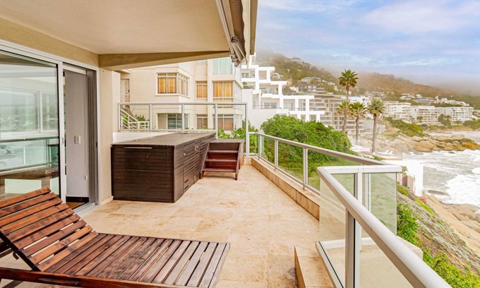 Clifton Apartment | Stunning Three Bedroom Clifton Apartment on the Watersedge (Clifton Rocks)