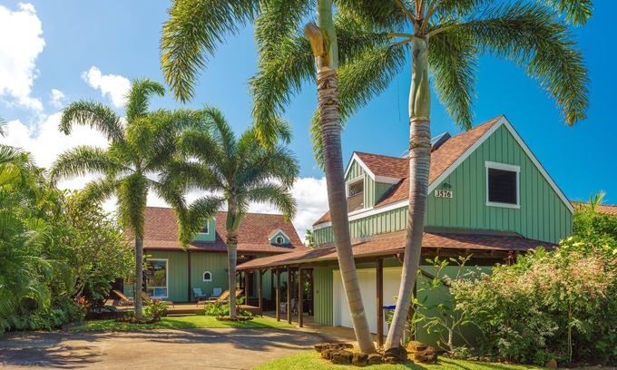 Princeville House | Stunning Tri-level Villa - Outdoor Lava Rock Shower w/Lanai