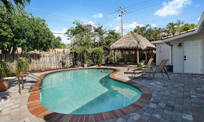 Imperial Point House | Stunning Tropical 3BR Oasis with Pool & Tiki Hut