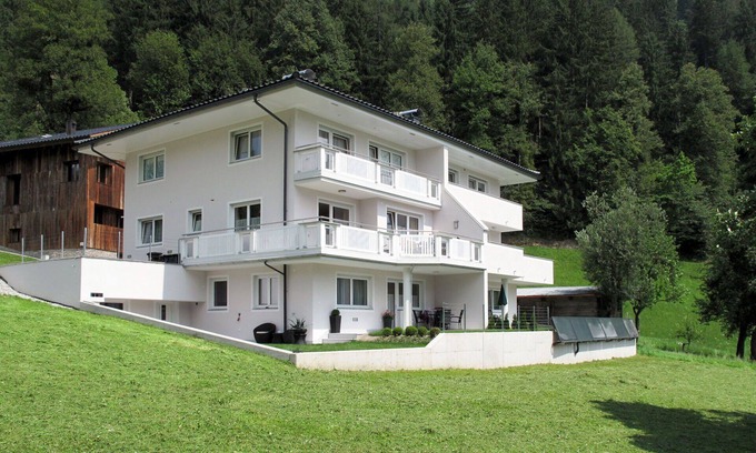 Ramsau im Zillertal House | Stunning villa for 10 guests with WIFI, TV, terrace and pets allowed