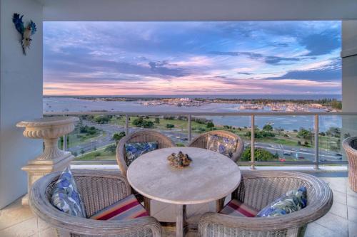 Southport Apartment | Stunning view close to everything