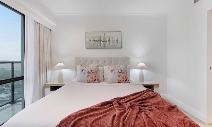 Takapuna Resort | Stunning Views of Rangitoto Kitchen Gym Rooftop Pool Parking