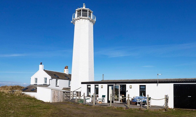 Barrow-in-Furness House | Stunning villa for 2 people with WIFI and TV
