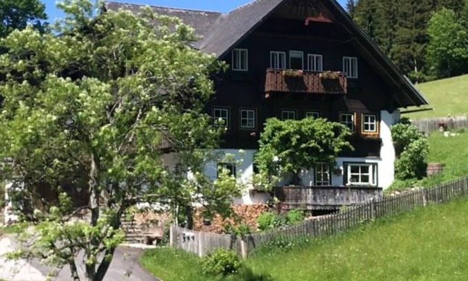 Ramsau am Dachstein Villa | Stunning villa for 11 guests with WIFI, balcony and pets allowed