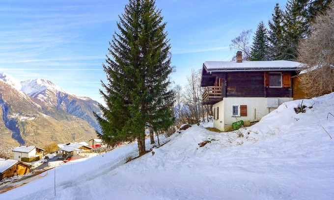 Eischoll House | Stunning villa for 4 people with WIFI, TV, patio and panoramic view