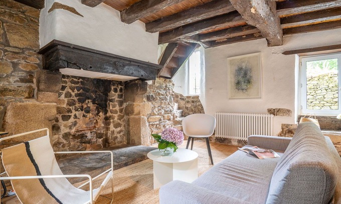 Plouguiel House | Stunning villa for 4 guests with WIFI and TV