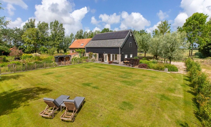 Grijpskerke House | Stunning villa for 4 guests with WIFI, TV, terrace and panoramic view