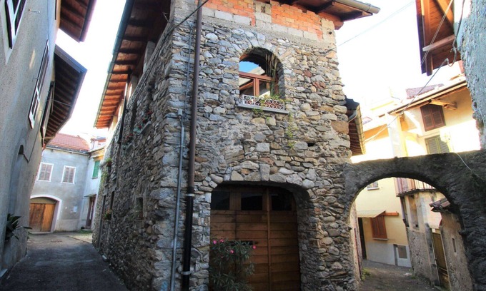 Castelveccana House | Stunning villa for 4 people with TV and parking