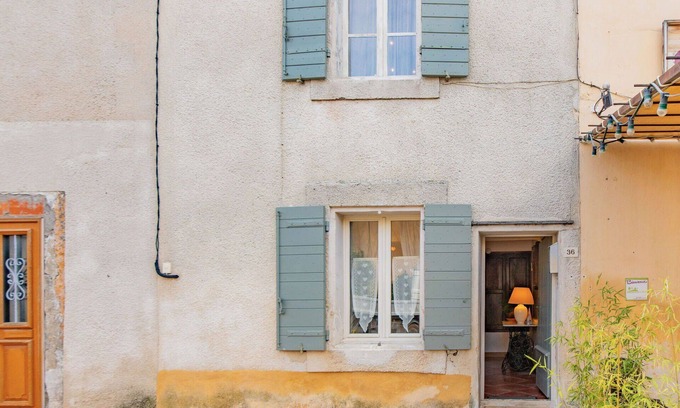 Villars House | Stunning villa for 4 people with WIFI and patio