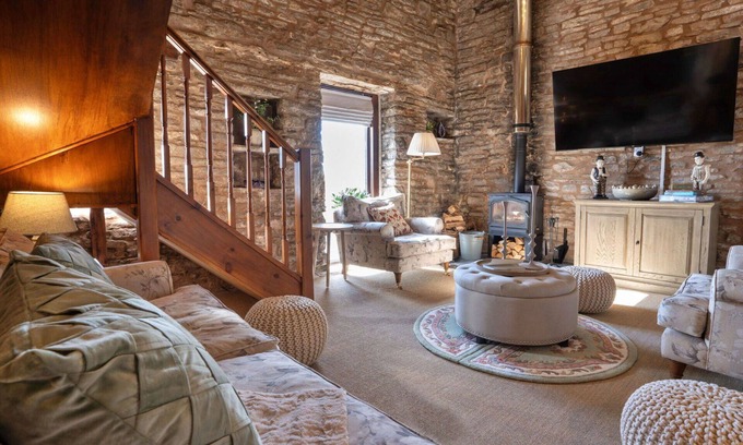 Buxton House | Stunning villa for 5 guests with WIFI and pets allowed