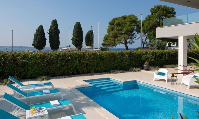Fazana Villa | Stunning villa for 6 guests with WIFI, private pool, A/C, TV and terrace