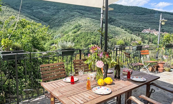 Borgomaro House | Stunning villa for 6 people with terrace