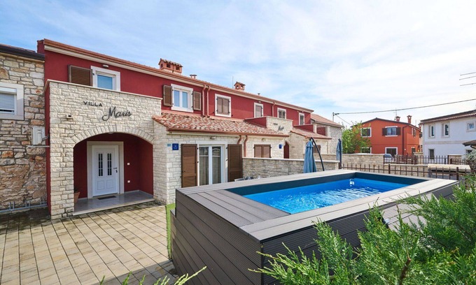 Radini House | Stunning villa for 6 people with A/C, WIFI, private pool, TV, terrace, pets allowed and parking