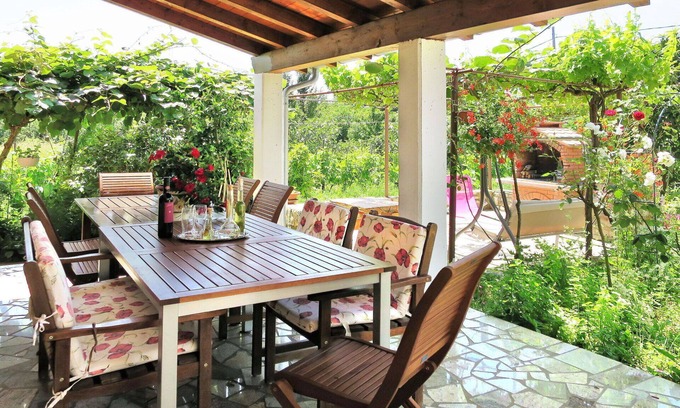 Paradiz House | Stunning villa for 8 guests with WIFI, A/C, private pool, TV and terrace