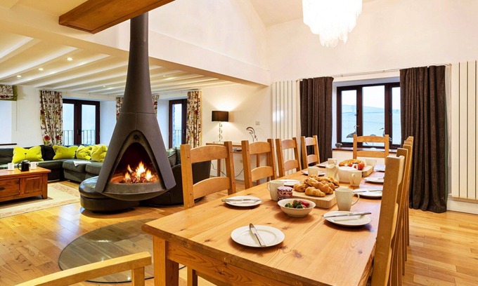 Bretherdale House | Stunning villa for 10 people with WIFI and TV