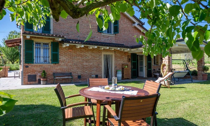 Mombaruzzo House | Stunning villa for 4 people with WIFI, TV, patio and pets allowed