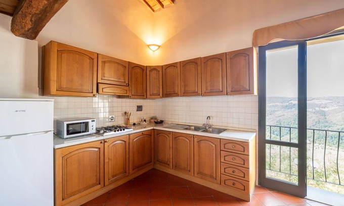 Montebonello House | Stunning villa for 14 people with A/C, WIFI, private pool, TV, pets allowed and panoramic view