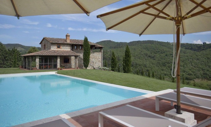Gaiole in Chianti Villa | Stunning villa for 16 guests with private pool, A/C, WIFI, TV, patio and panoramic view