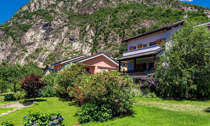Novate Mezzola House | Stunning villa for 6 guests with WIFI, TV, terrace, pets allowed and panoramic view