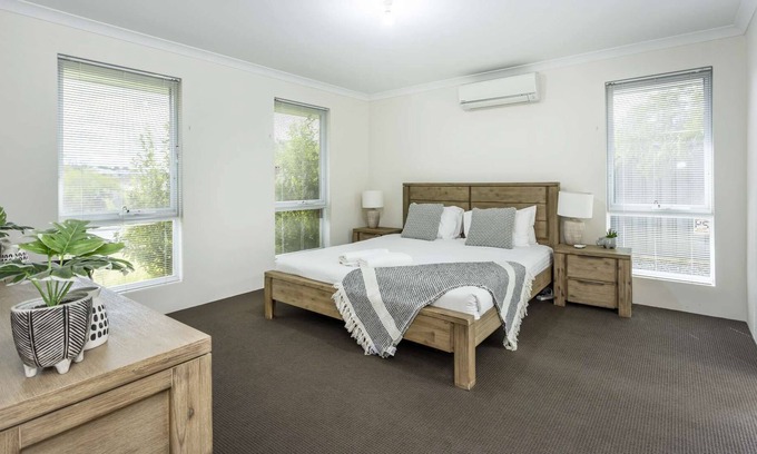 Yanchep House | Stunningly designed and decorated family home. Free WIFI & Nespresso Coffee