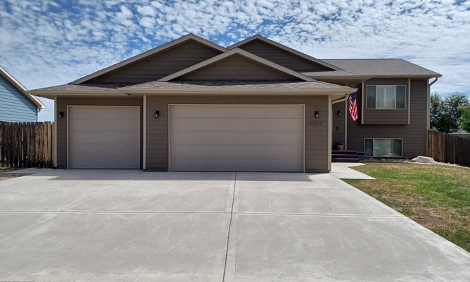 Blackhawk House | Sturgis Rally, 15 minutes from Sturgis and 15 minutes from Rapid City. Beautiful