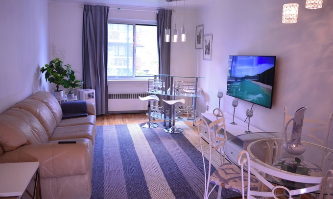 Cote-Des-Neiges—Notre-Dame-De-Grace Apartment | Style and comfort in one - your ideal temporary home