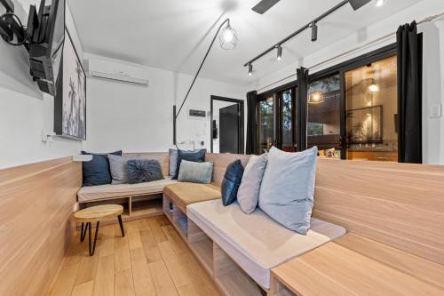New Farm Apartment | Stylish 1-Bed Flat Near Brisbane River Walks