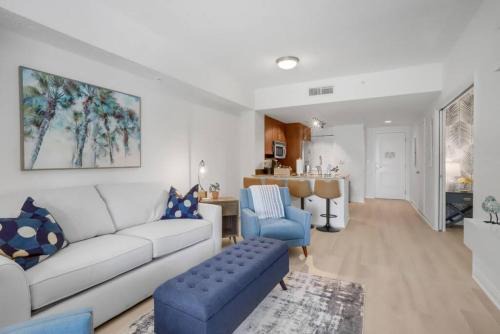 Boynton Beach Apartment | Stylish 1BR Condo Rooftop Pool Close to Beach