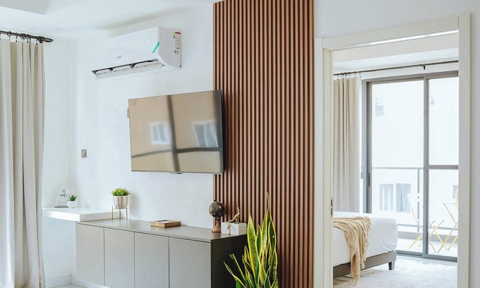 Barbican Apartment | Stylish 1BR Kingston apartment with Sunset Pool, gym. Near Bob Marley Museum