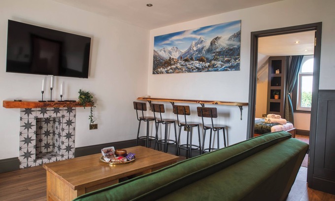 Exeter Apartment | Stylish 2 bed Apt in Exeter - Free parking, Self Check-In! Sleeps 2-4