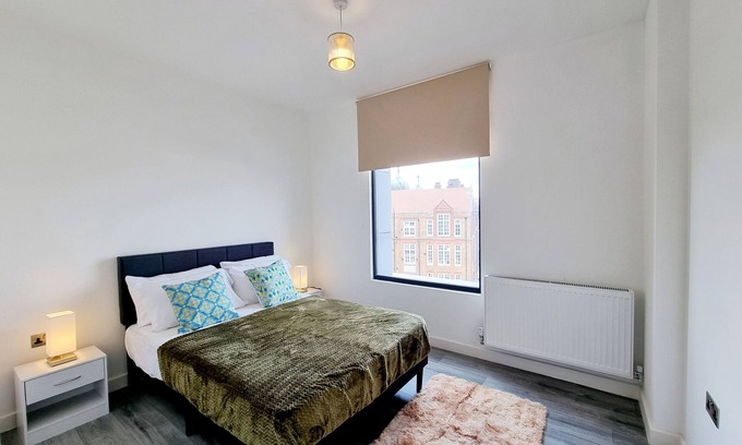 Woolwich Riverside Apartment | Stylish 2 Bed Flat in Woolwich