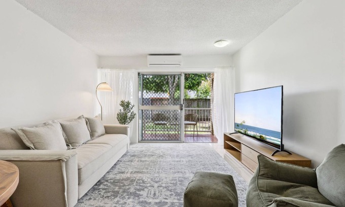 New Farm Apartment | Stylish 2-Bed Ground-Floor Apartment in New Farm