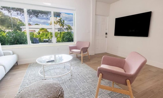 El Portal Apartment | Stylish 2bed Apartment El Portal