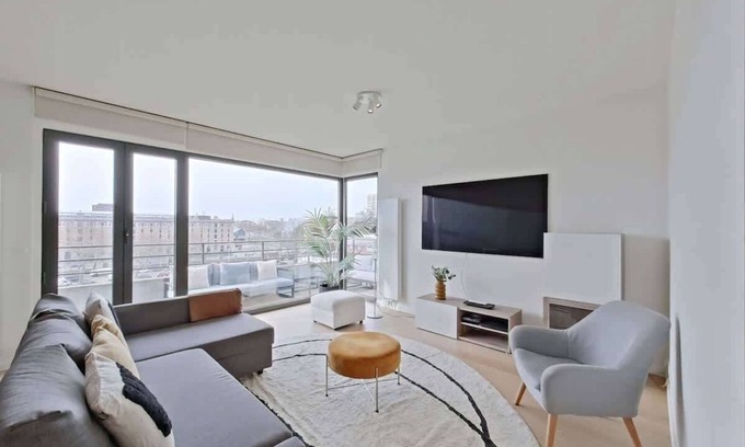 Northern Quarter Apartment | Stylish 2BR Apartment with Balcony
